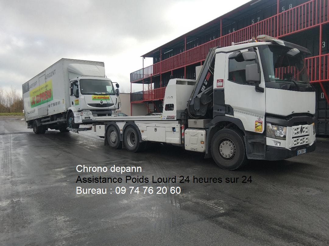 Remorquage véhicule poids lourd d'un porteur 19 tonnes de Chrono depann